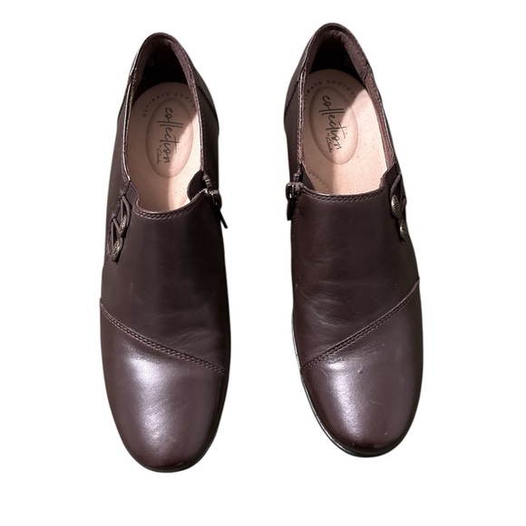 Clarks Emslie Warren Slip On Booties Loafers Heels Button Brown Leather Size 9 N - Picture 2 of 4